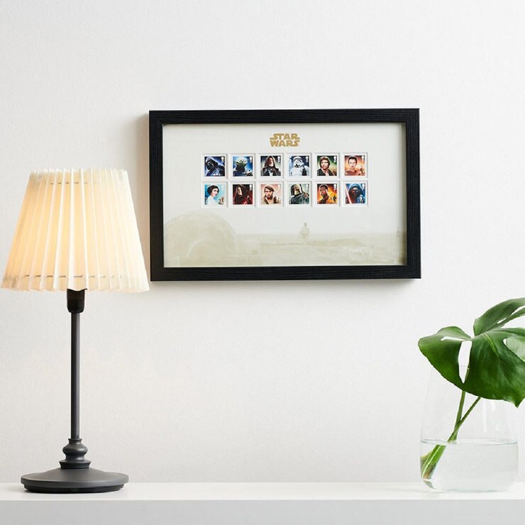 STAR WARS™ Framed Royal Mail® Special Character Collectable Stamps with Tatooine Backdrop