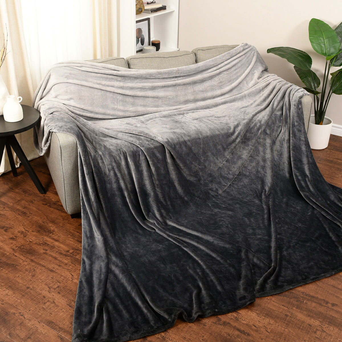 Life Comfort Oversized Family Blanket in 3 Colours, 304 x 279 cm