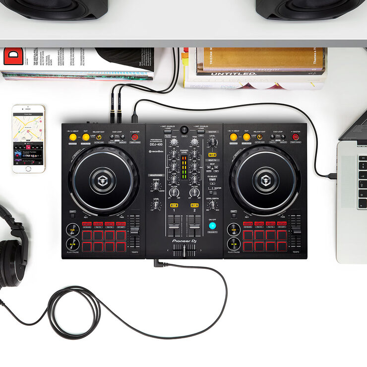 Pioneer DJ Bundle, DDJ 400 Controller, 2 x DM40 Speaker and HDJX5