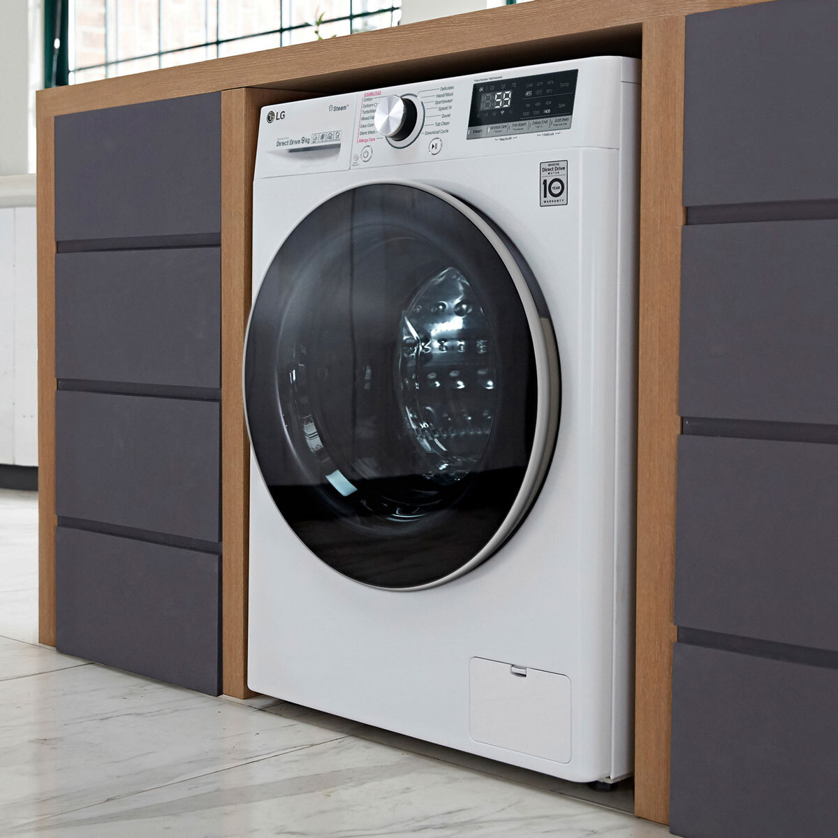 LG TurboWash™ with AI DD F4V7 Series, 9kg, 1400rpm, Washing Machine, B