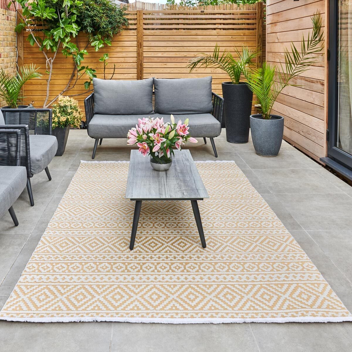 Jazz Indoor / Outdoor Rug in Amber 190 x 290 cm | Costco UK