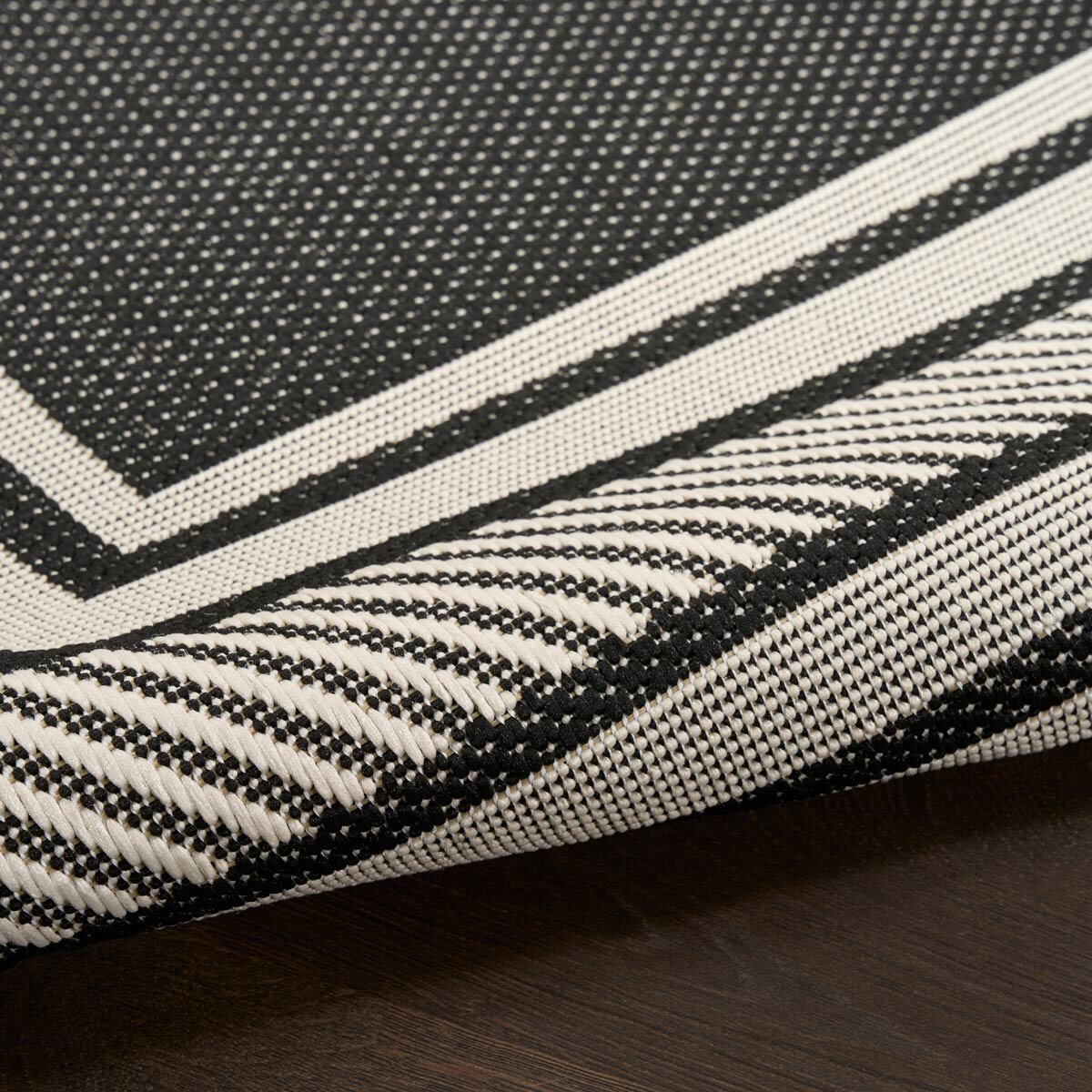 Nourison Horizon Border Indoor / Outdoor Rug in 2 Sizes, Black