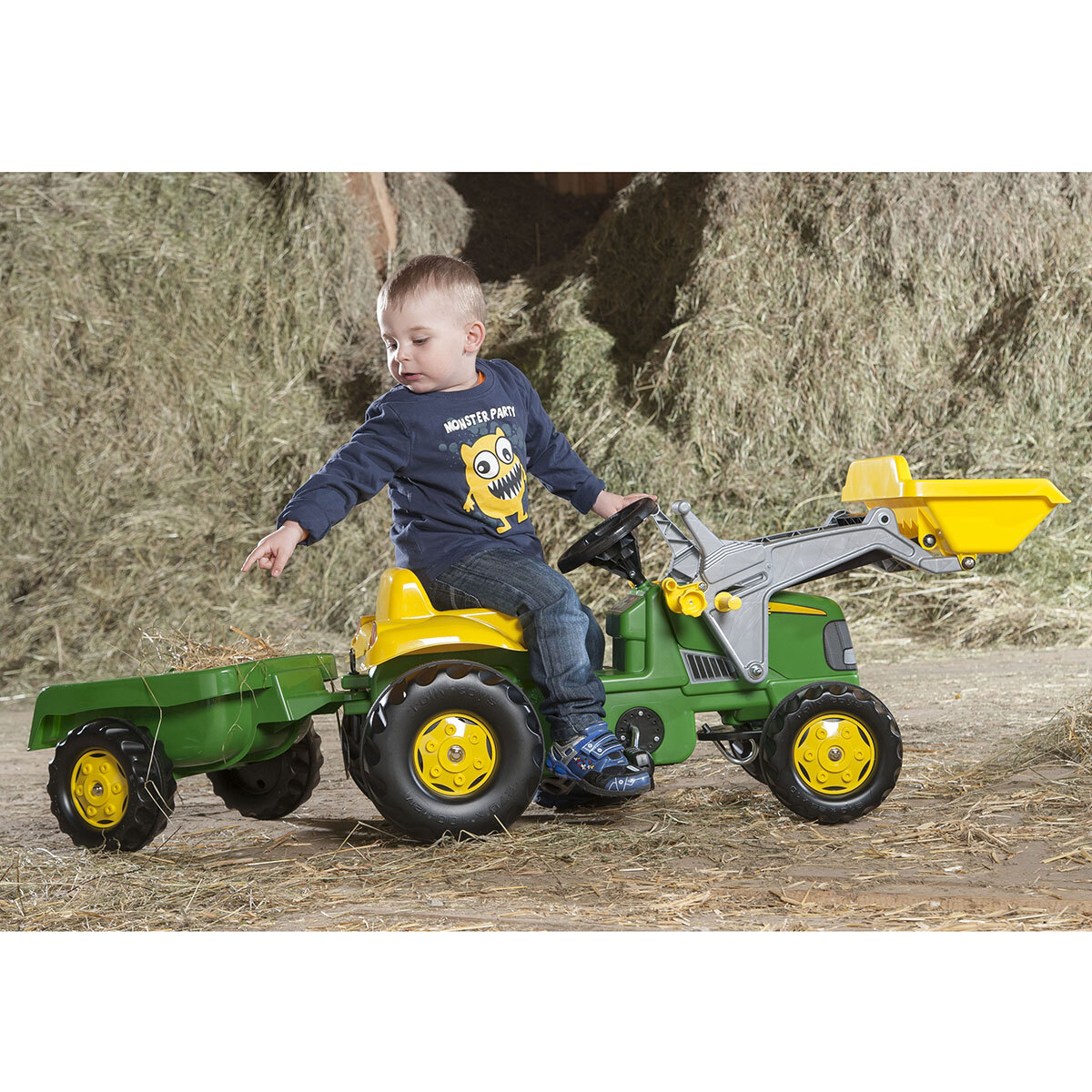 John deere tractor ride on in action