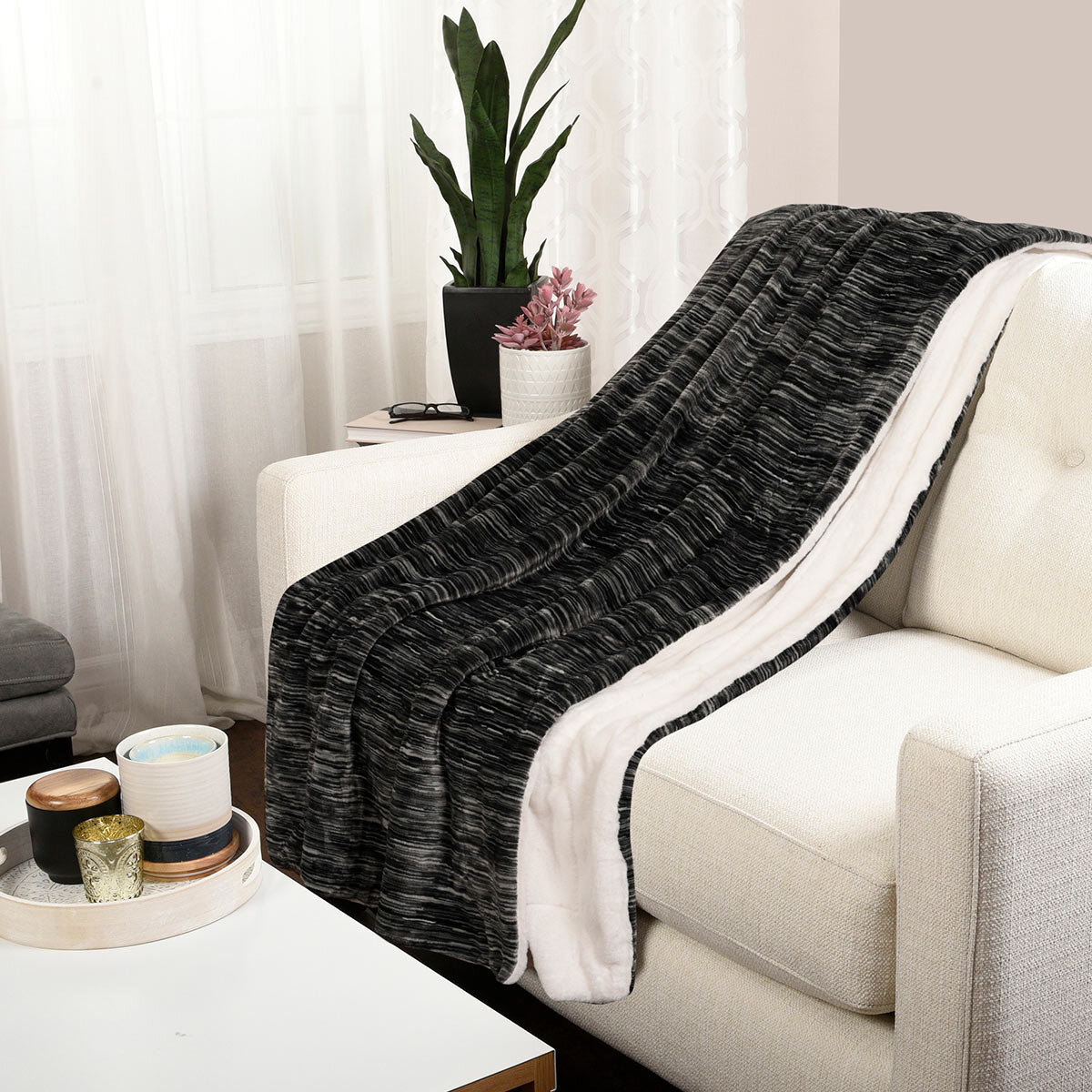 Life Comfort Ultimate Faux Fur Throw in Dark Grey, 152 x