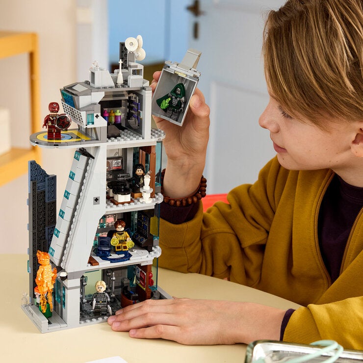 LEGO Super Heroes Avengers: Doomsday New Avengers Tower - Model 76352 (12+ Years)