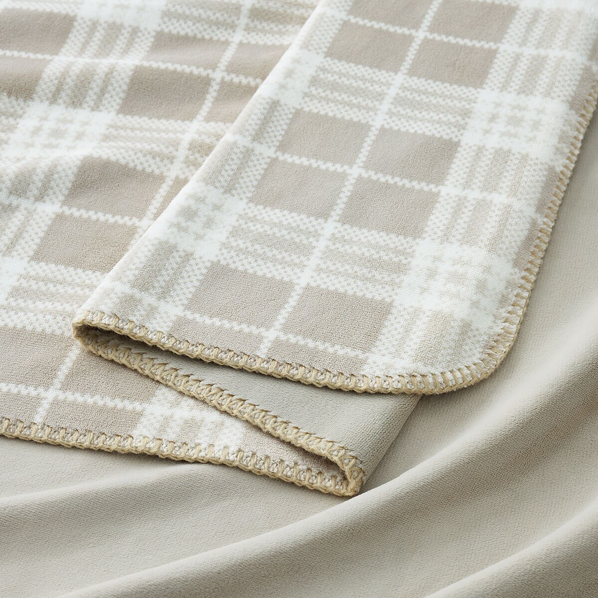 Casual Living Reversible Plush Throw 127 x 177 cm, in Taupe