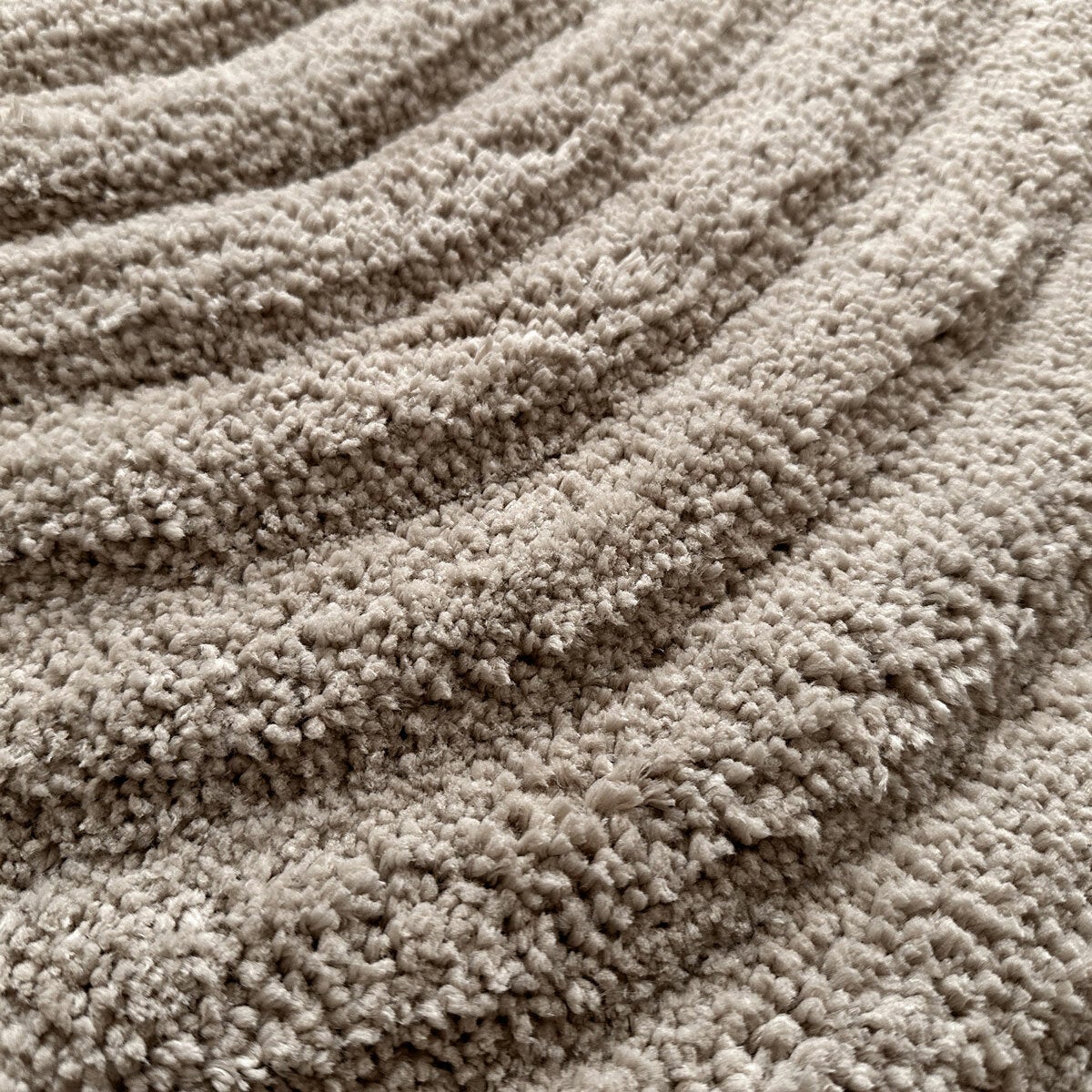 Safdie Tufted Wave Taupe Bath Mat, 56 x 91 cm Safdie Tufted Wave Taupe Bath Mat, 56 x 91 cm