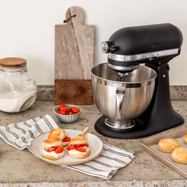 KitchenAid Artisan Stand Mixer 4.8L in Black SM175, 5KSM175PSBBK