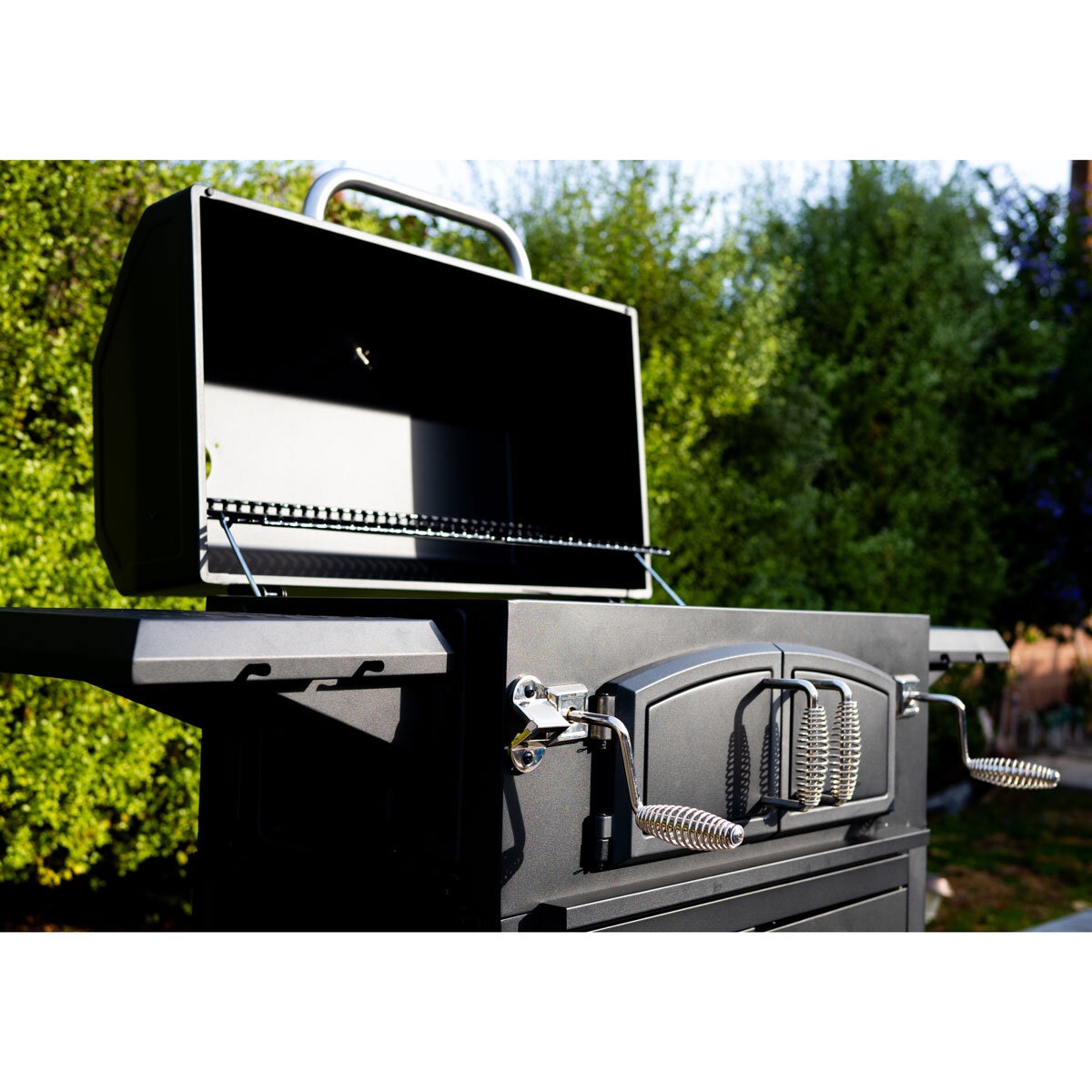 Duro 32" (81cm) Charcoal Barbecue Grill Wagon