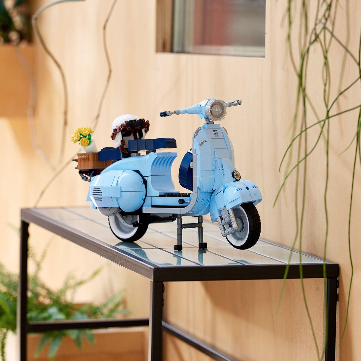 LEGO Creator Expert Vespa 125 Scooter - Model 10298 (18+ Years)