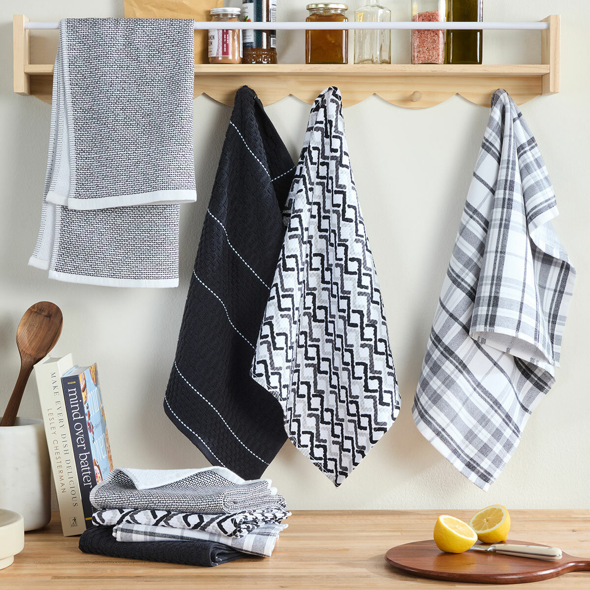 Kelly Collection Kitchen Towels 8 Pack, in Black