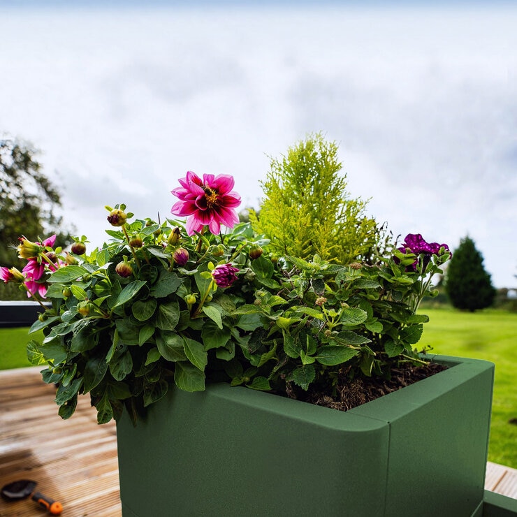 Stone Garden Hanbury 3-Tier Stackable Steel Planter Set in Green