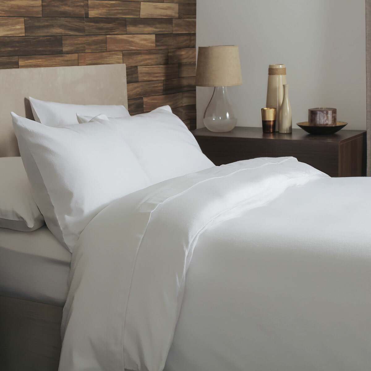 Belledorm Brushed Cotton White Bedding Bundle, in 4 Sizes Belledorm Brushed Cotton White Bedding Bundle, in 4 Sizes