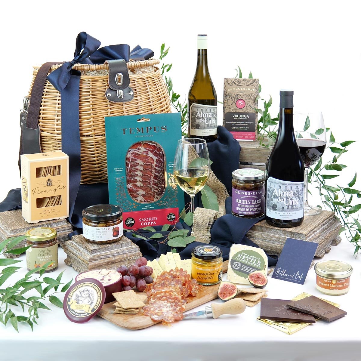 Heather & Bale The Alfresco Tapas & Wine Hamper