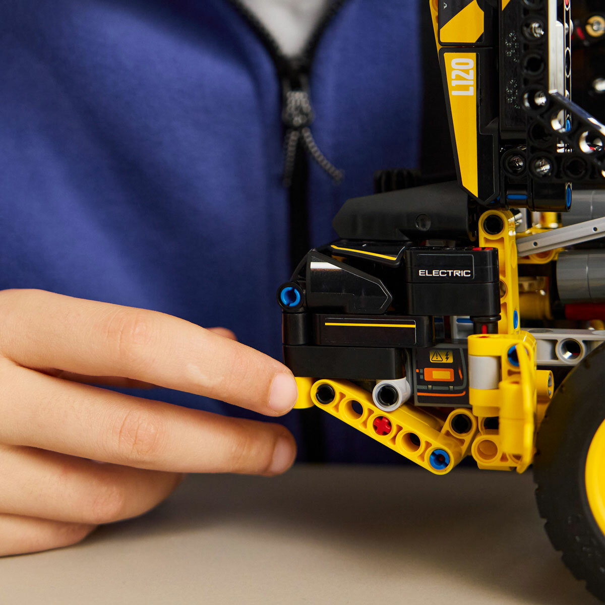 LEGO Technic Volvo L120 Electric Wheel Loader - Model 42209 (9+ Years)