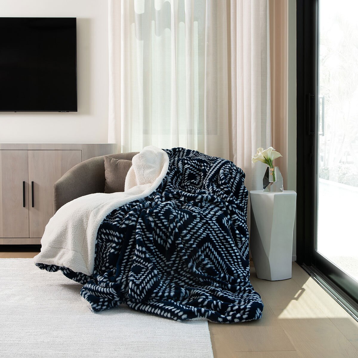 Mon Chateau Faux Fur & Sherpa Blanket Blue Diamond , 249