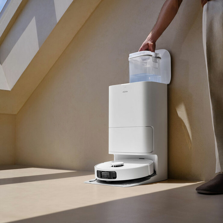 Lifestyle image of MOVA E30 Ultra Robot Vacuum