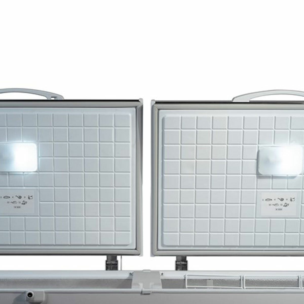 Contender FZC019 Commercial 655L Twin Lid Chest Freezer, D Rated in White