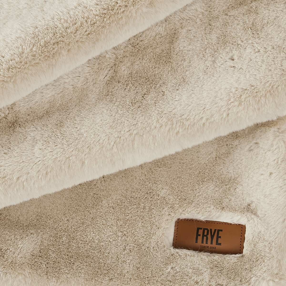 FRYE Luxe Faux Fur Throw in Beige, 152 x 177 cm