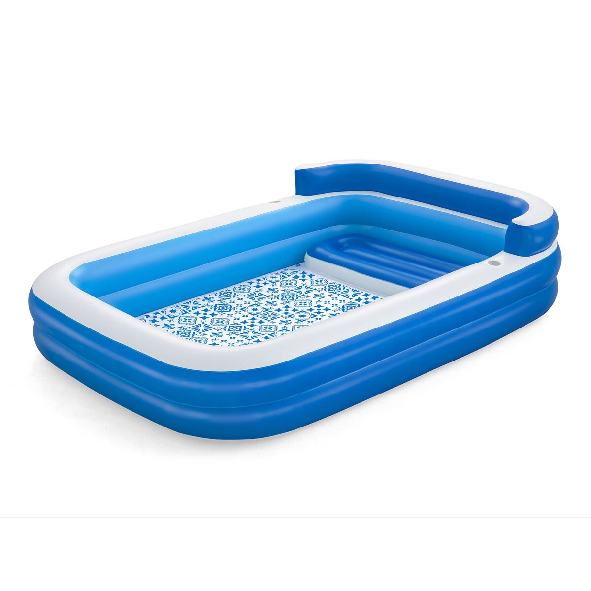 Family Lounge Pool