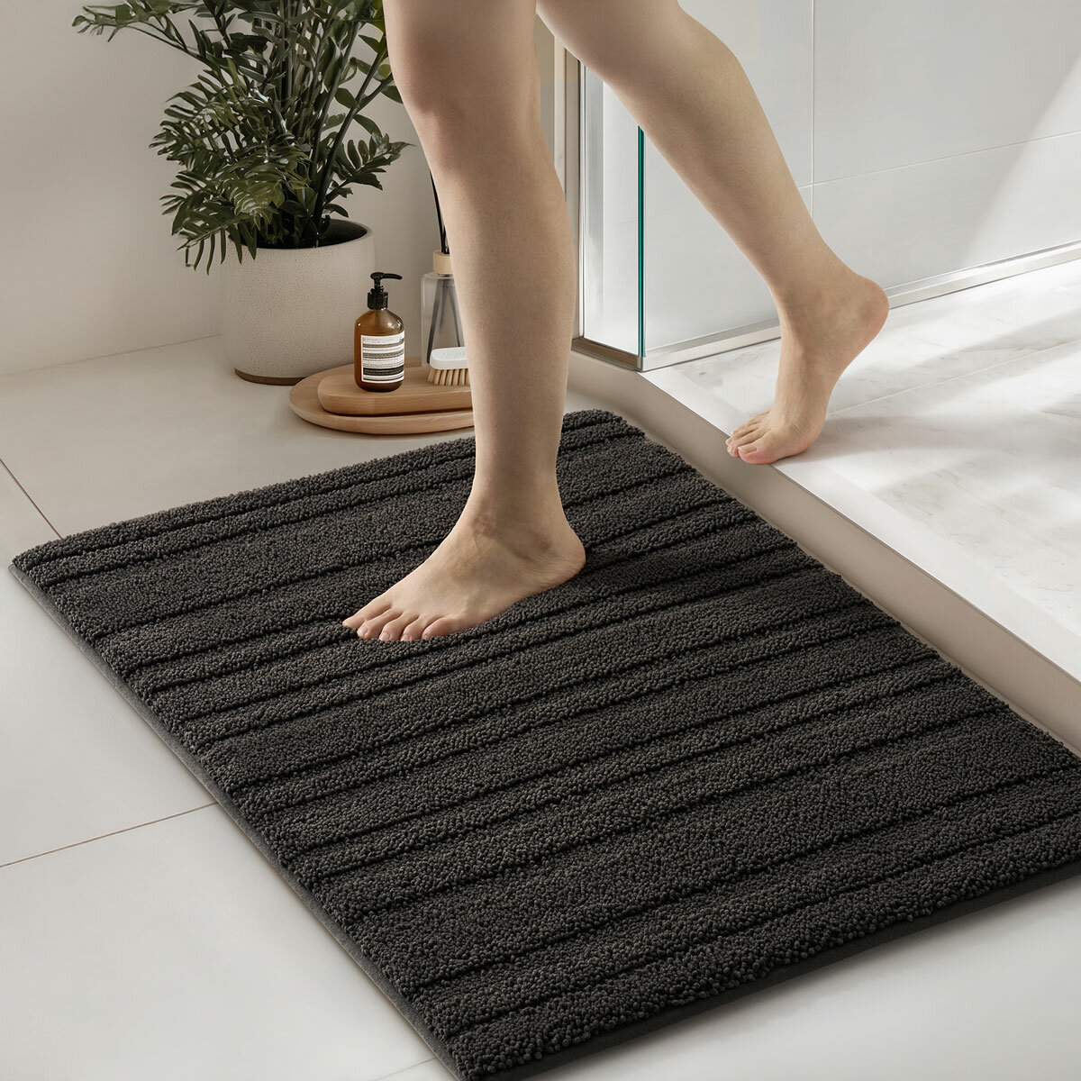 Evergrace Home Chenille Memory Foam Bath Mat in Grey, 61 x 91 cm