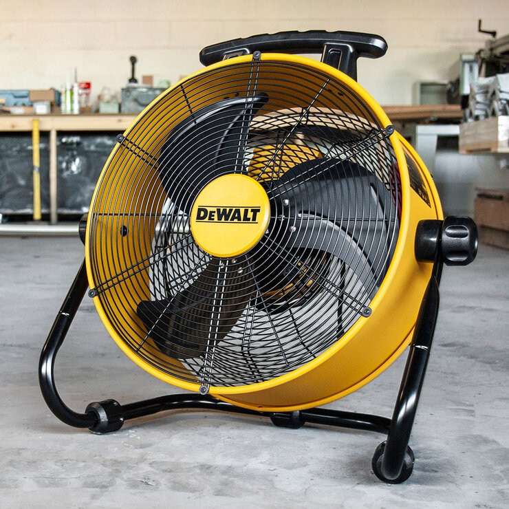 DEWALT® 18" (46cm) Industrial Floor Fan - DXF1853
