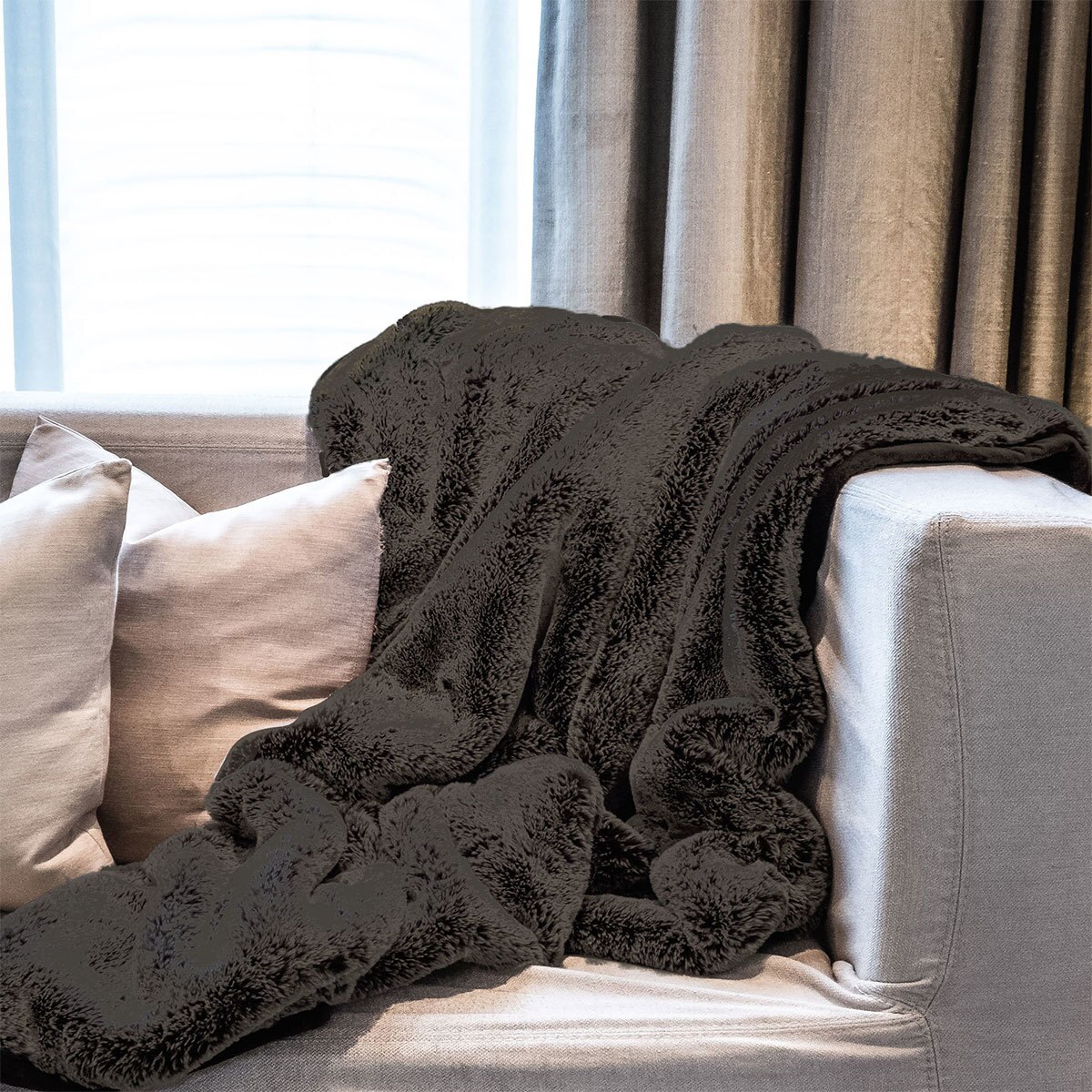 Mon Chateaux Luxe Faux Fur Throw in Mocha, 152 x 177 cm Costco UK