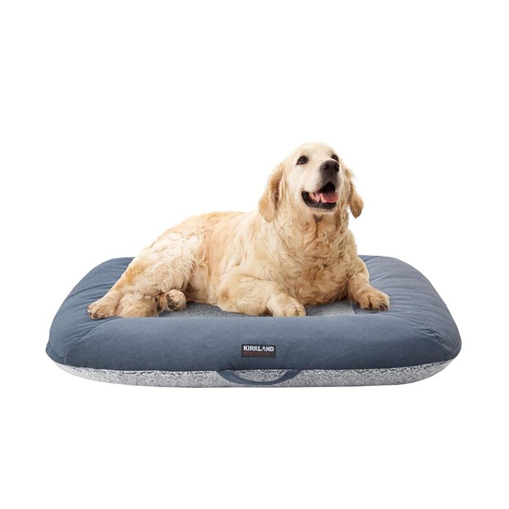 Kirkland Signature Square Plush Tufted Napper Dog Bed, 40" x 40" 101.6cm x 101.6cm in Blue Kirkland Signature Square Plush Tufted Napper Dog Bed, 40" x 40" 101.6cm x 101.6cm in Blue