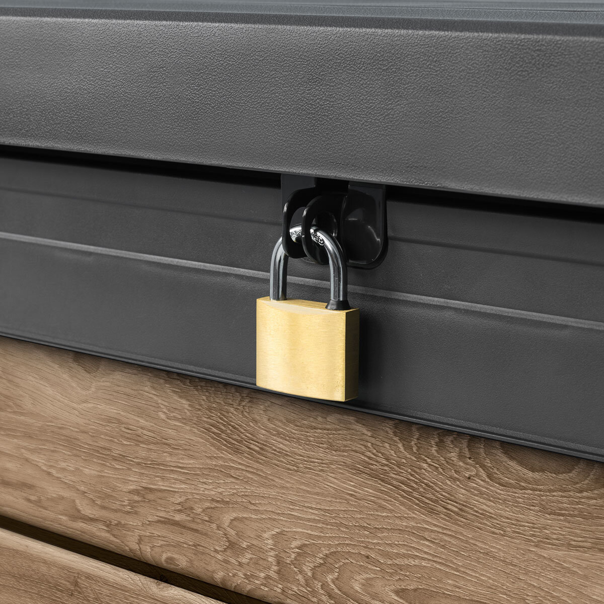 Lockable lid