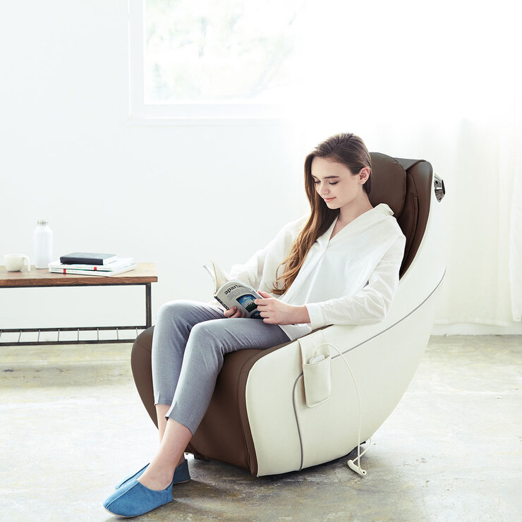 SYNCA CirC Massage Chair in Espresso