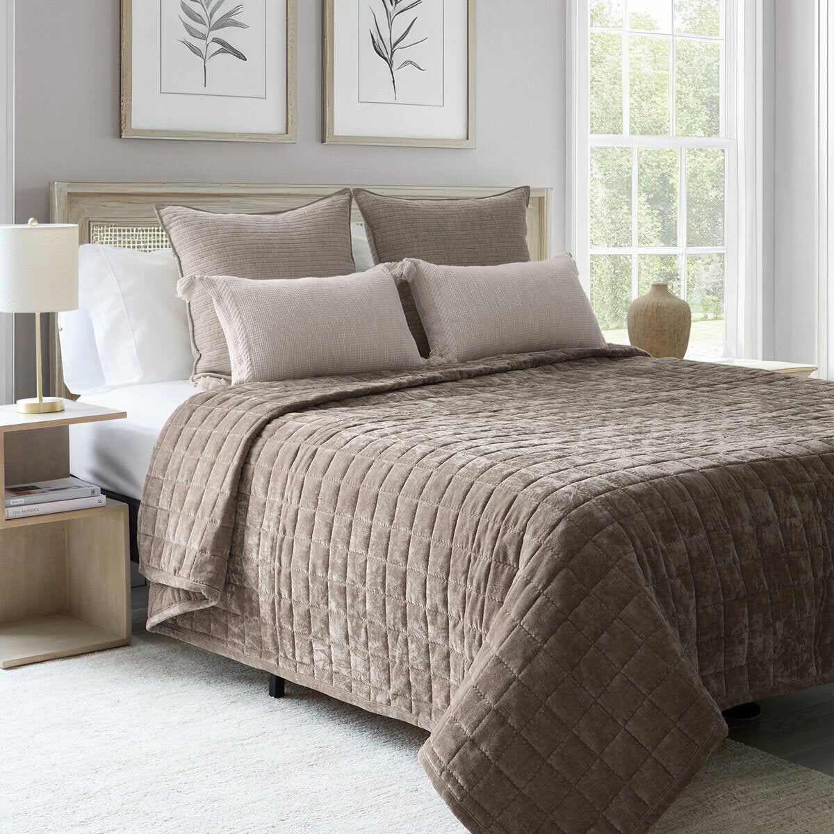 Safdie Crushed Velvet Taupe Throw , 234 x 244 cm Safdie Crushed Velvet Taupe Throw , 234 x 244 cm