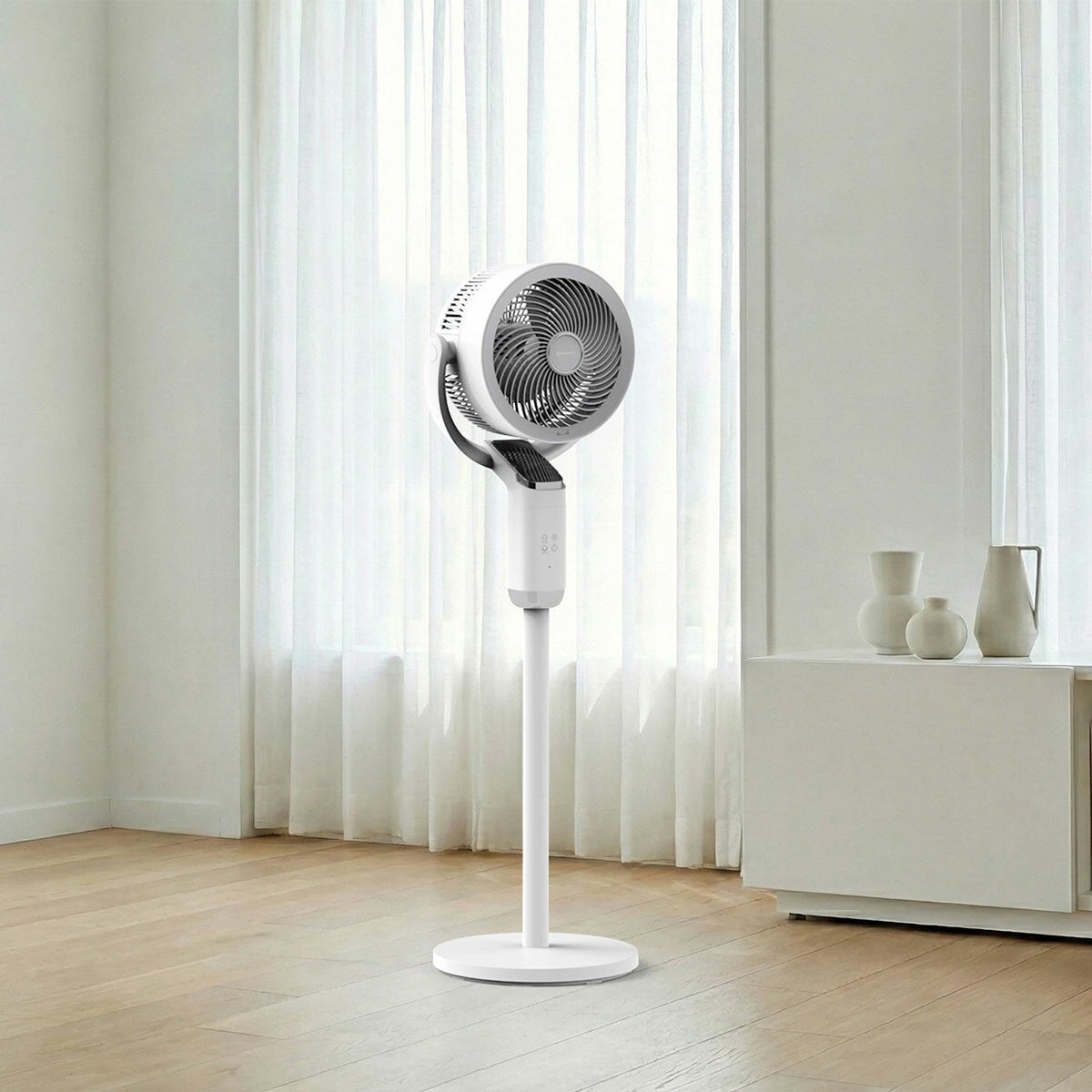 Lifestyle image of fan in a living room Lifestyle image of fan in a living room