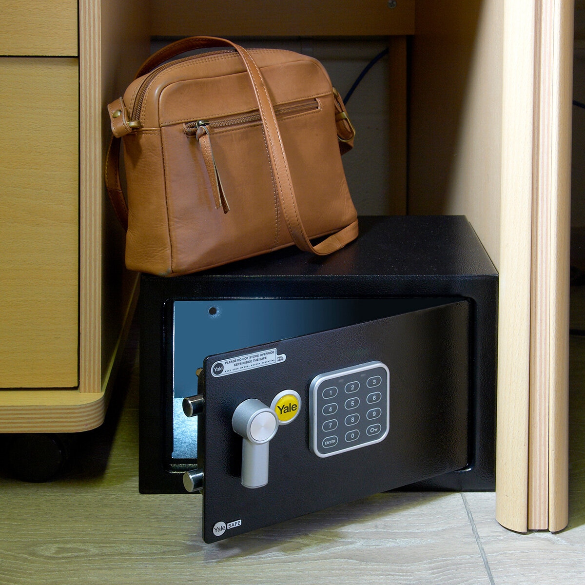 Yale 16.3L Medium Digital Safe Yale 16.3L Medium Digital Safe