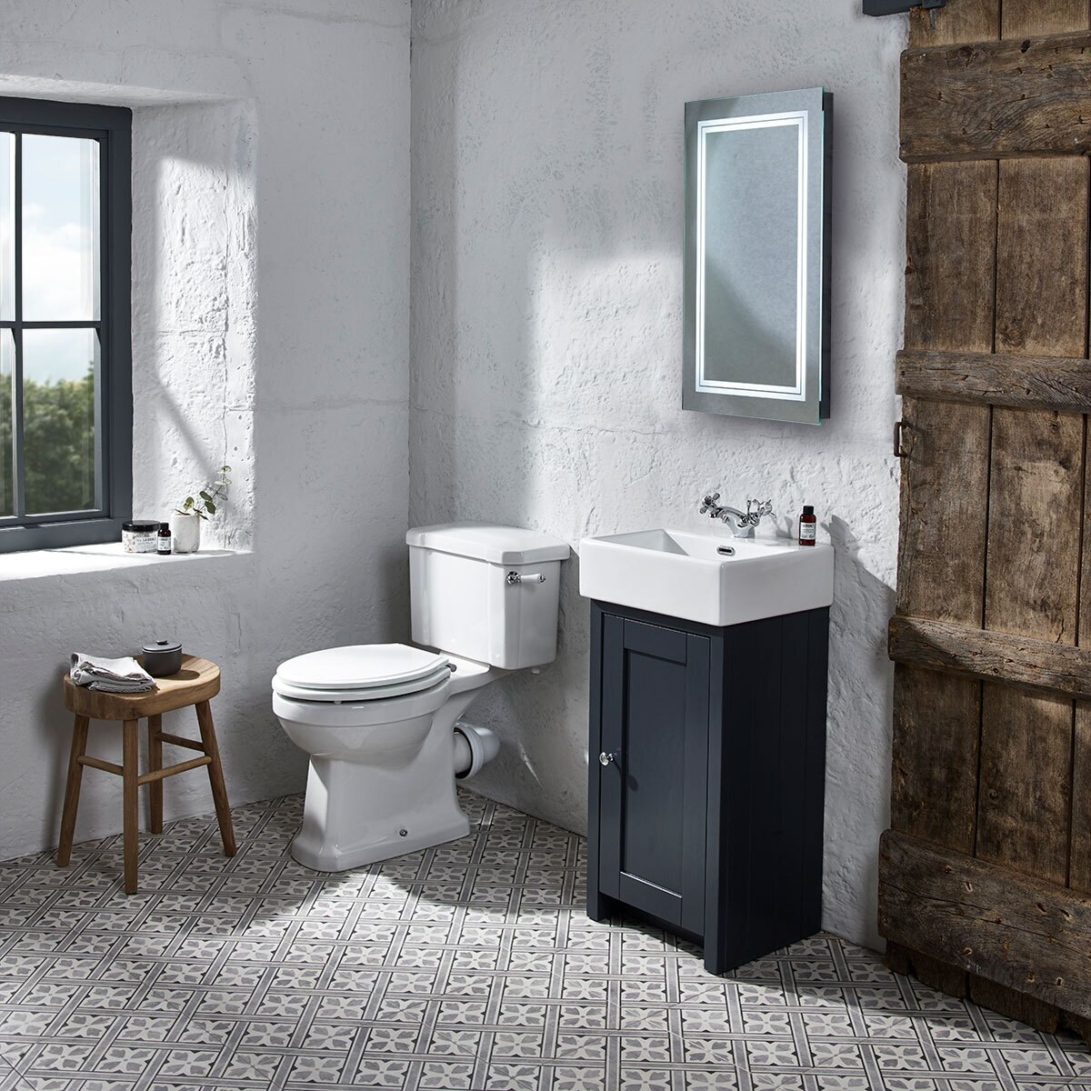 Tavistock Axbridge 39.3 cm Freestanding Vanity with Basin