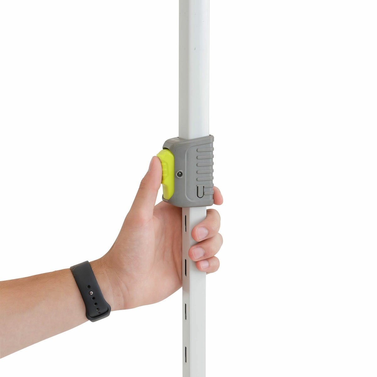 Studio image showing the pinch-free lock release buttons Studio image showing the pinch-free lock release buttons