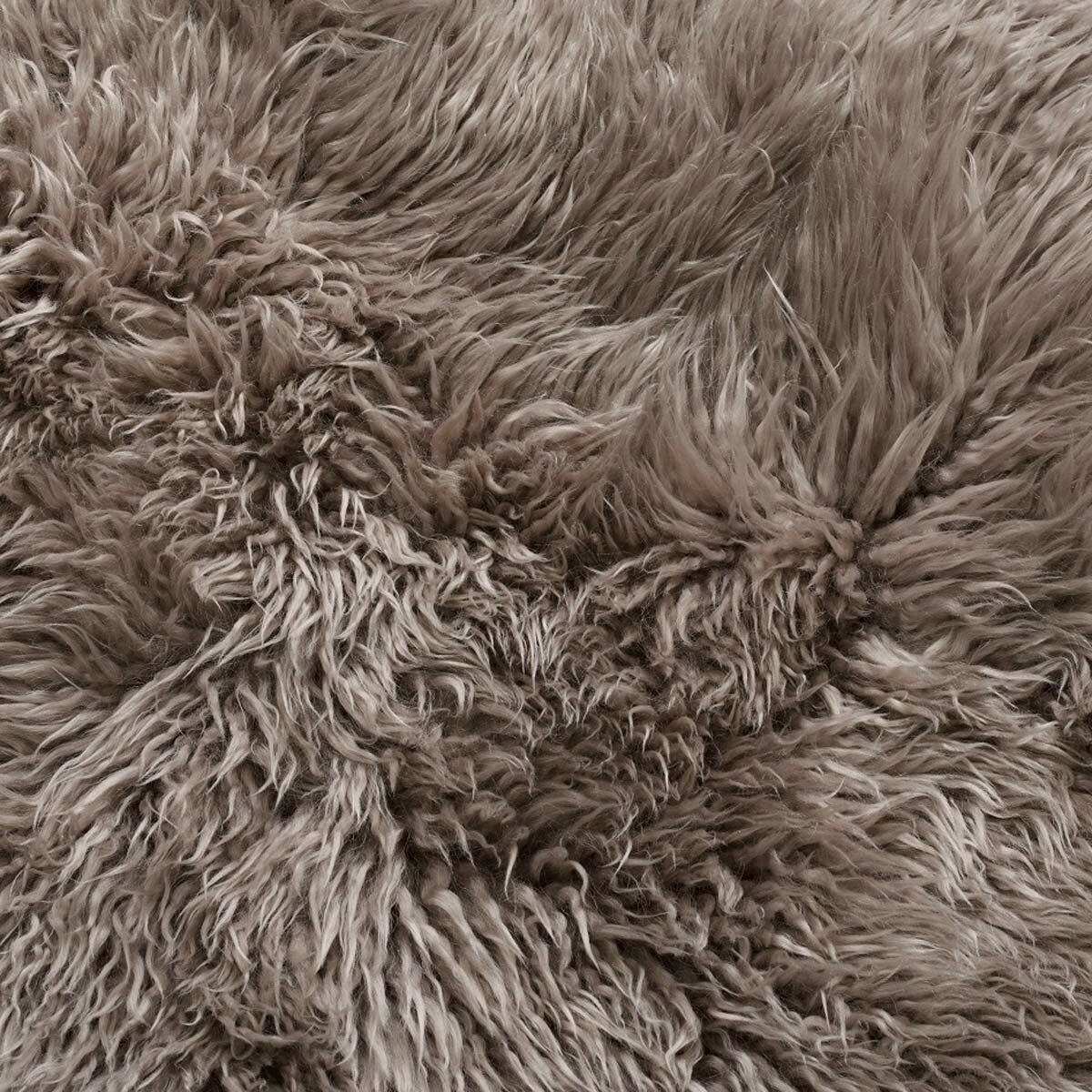 Bowron Back Country Sheepskin Rug in 3 Colours, 60 x 90 cm Bowron Back Country Sheepskin Rug in 3 Colours, 60 x 90 cm
