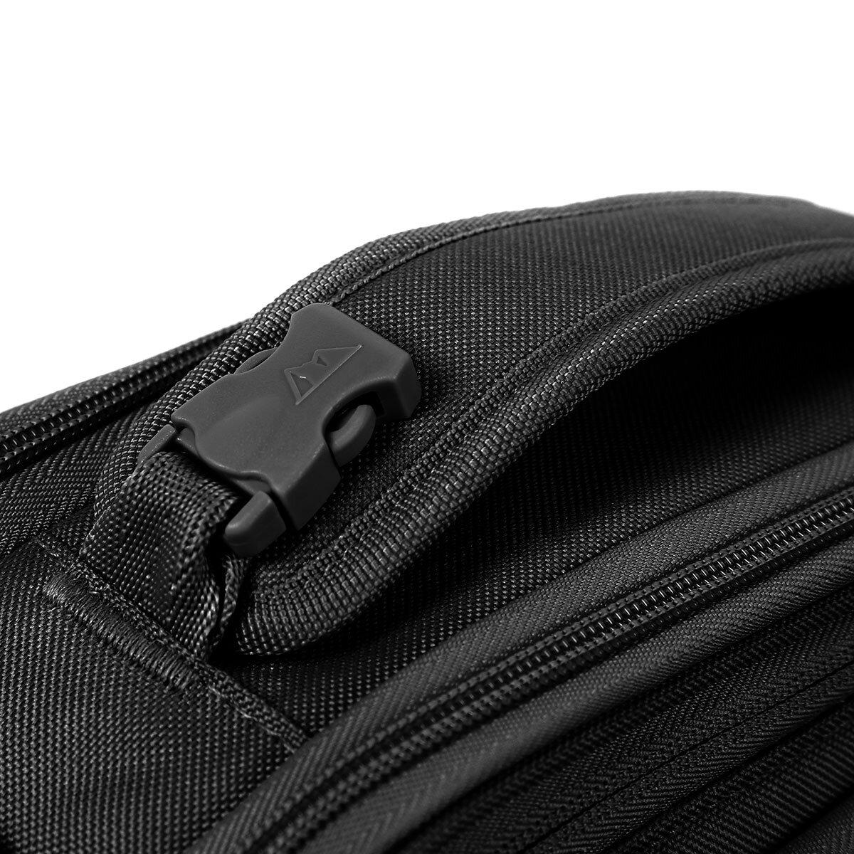 Titan Expand Lunchbox Black
