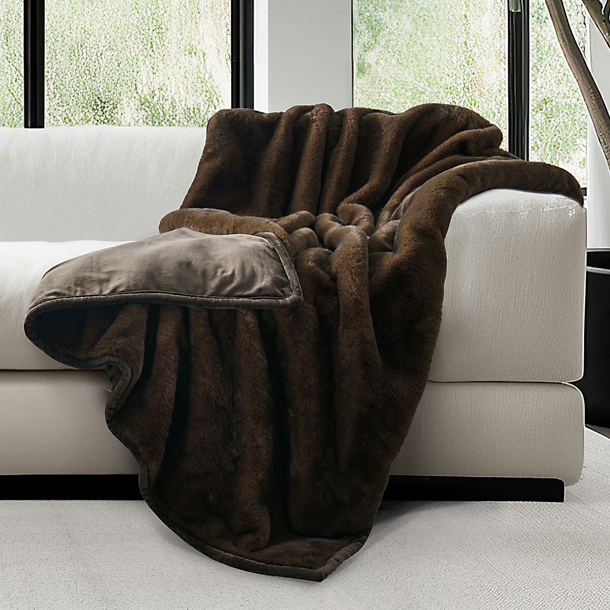 Mon Chateau Faux Fur Throw in 2 Colours, 152 x 177 cm