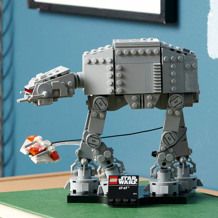 LEGO Disney Star Wars Buildable AT-AT - Model 75440 (18+ Years)