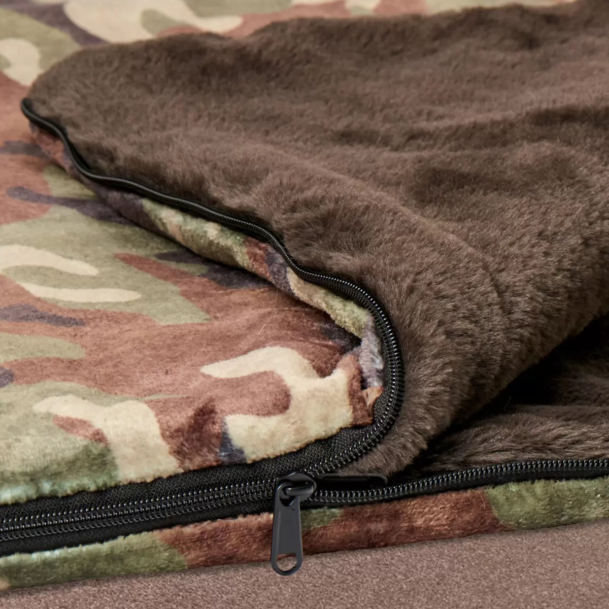 Bolso de dormir Northwest Cloud Touch piel sintética 137 x 142 cm, en 4 diseños - Imagen 9 de 21