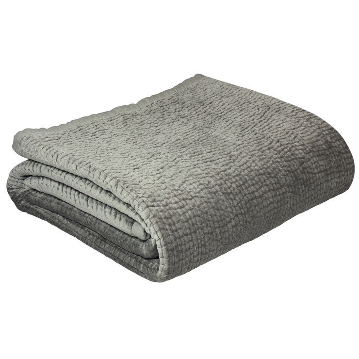 BROOKLANDS BEDSPREAD IN SILVER