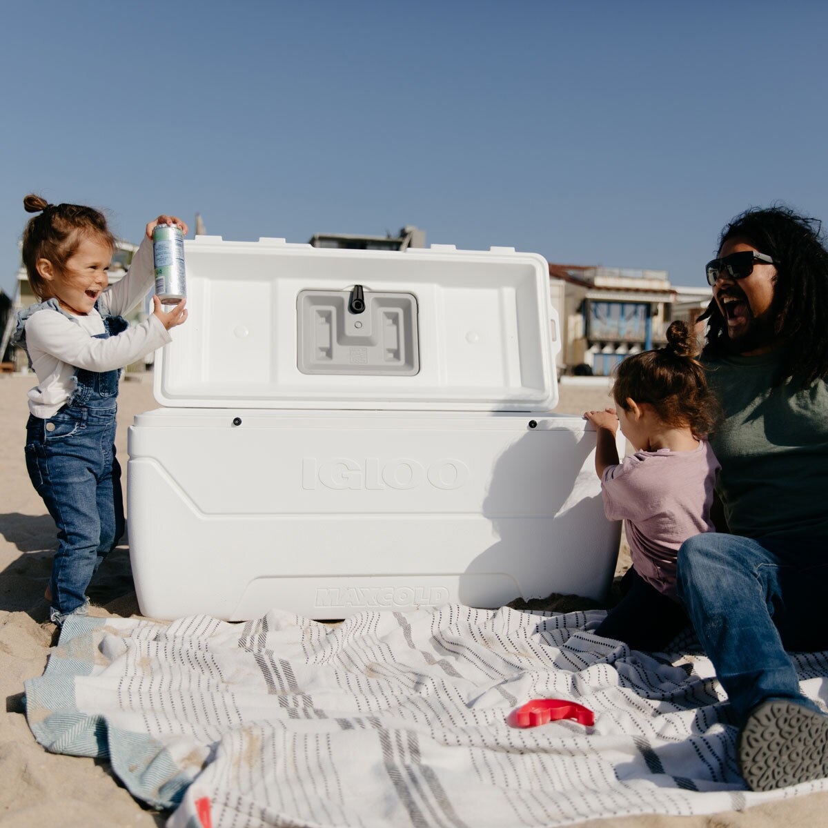 Igloo Maxcold 156 Litre (165 US QT) Cool Box Costco UK