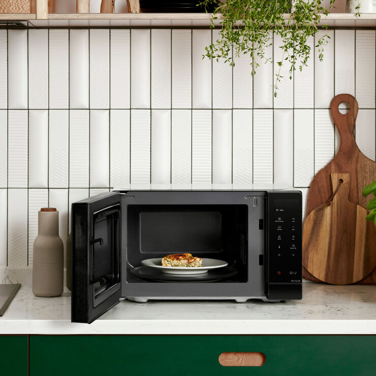 Panasonic 20L Solo Microwave