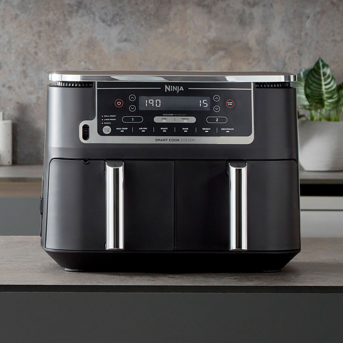 Lifestyle image of air fryer on kitchen countertop Lifestyle image of air fryer on kitchen countertop