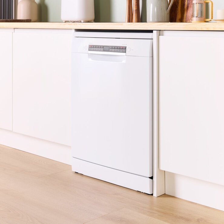 Bosch SMS4EMW06G Series 4 Freestanding 14 Place Setting Dishwasher, B Rated in White