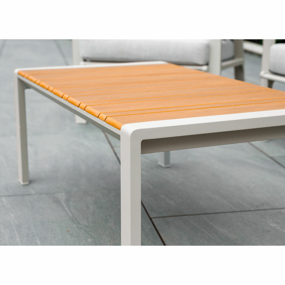 LIFE Outdoor Living Thornbury 4 Piece Seating Set LIFE Outdoor Living Thornbury 4 Piece Seating Set