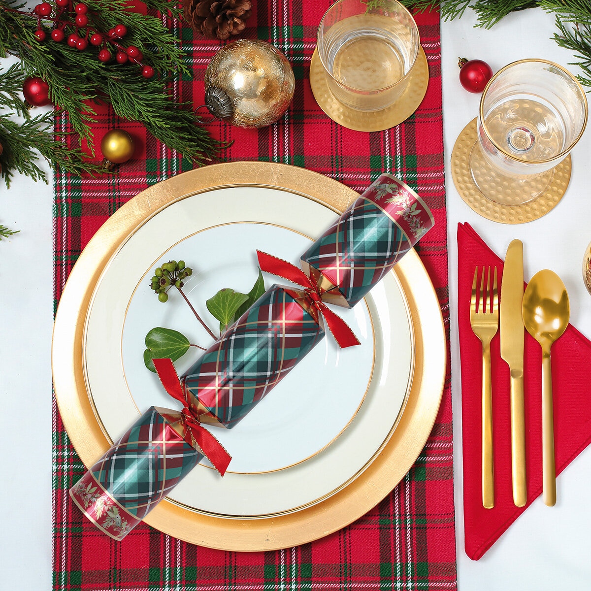 Tom Smith 14 Inch Christmas Crackers 8 Pack
