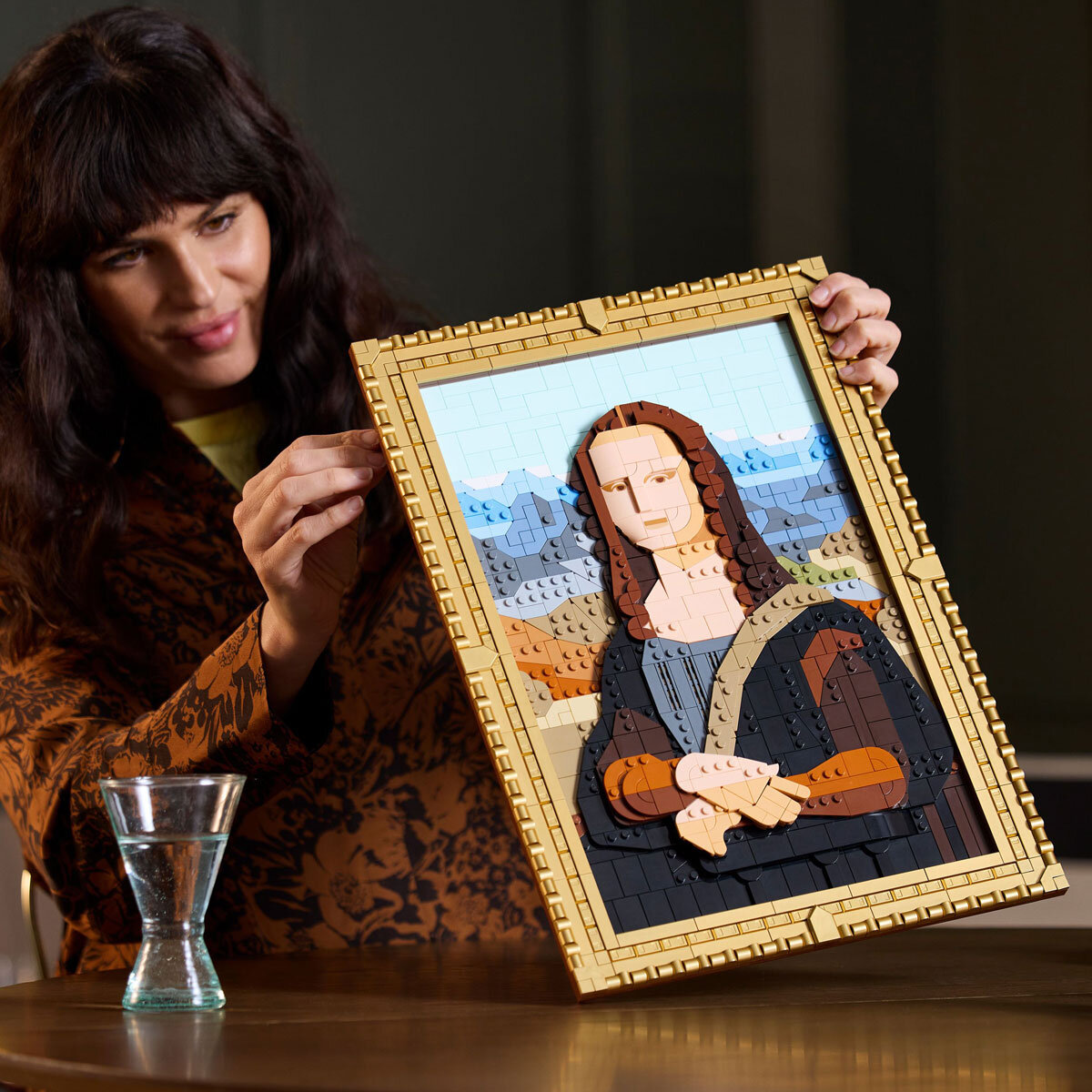 LEGO Art Mona Lisa Lifestyle Image