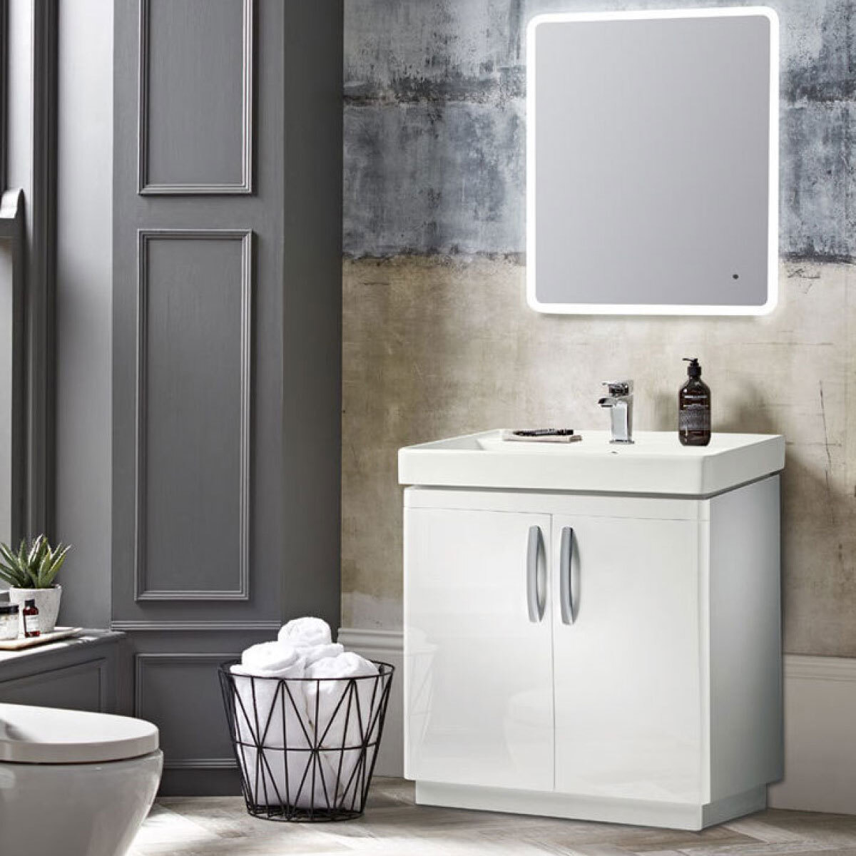 Tavistock Curve 800mm Floor Mounted 2 Door Vanity Unit in White