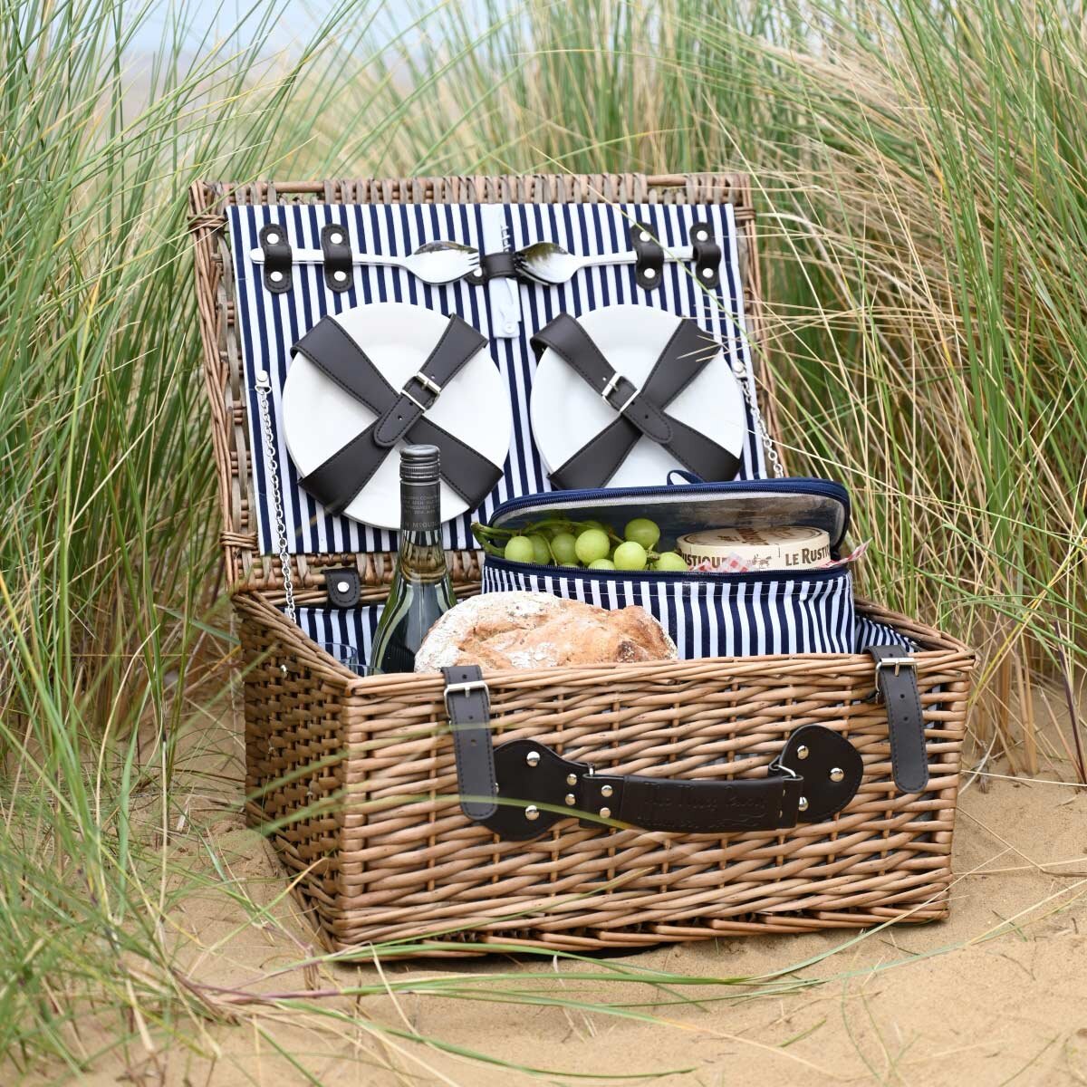 Navigate 4 Person Picnic Basket in Two Styles